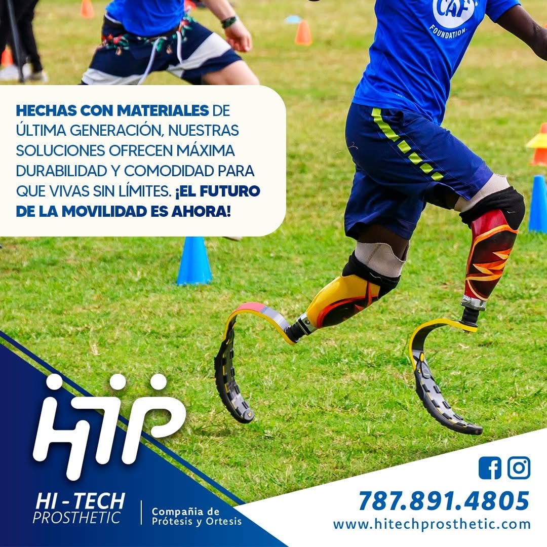 Paciente caminando con prótesis en rehabilitación